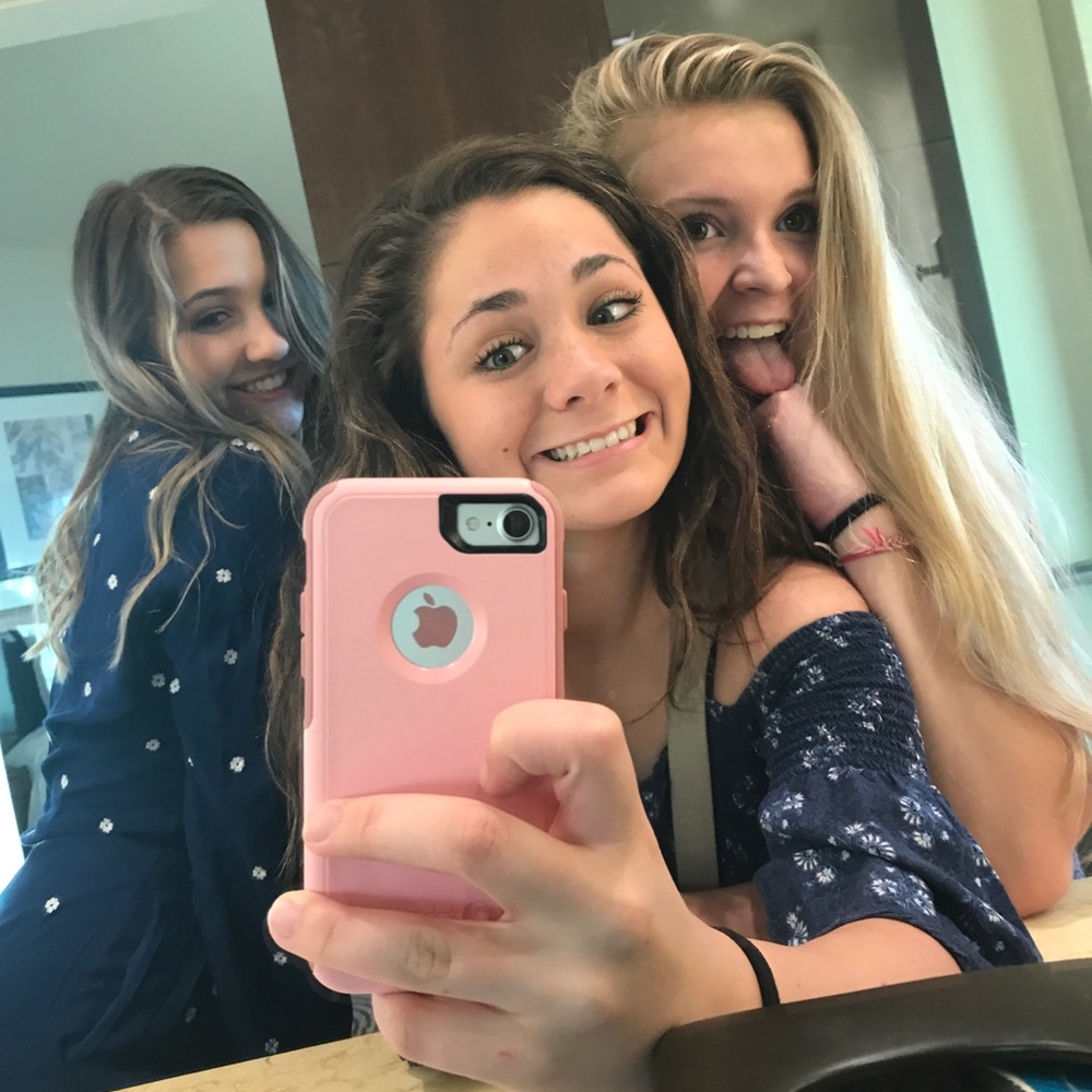 Meet your Posher, Emily